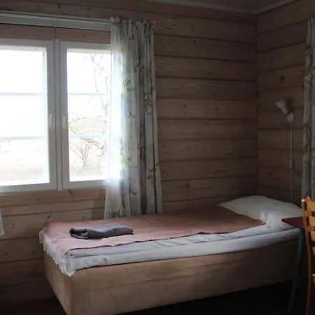 Lomakivi بيت للعطل